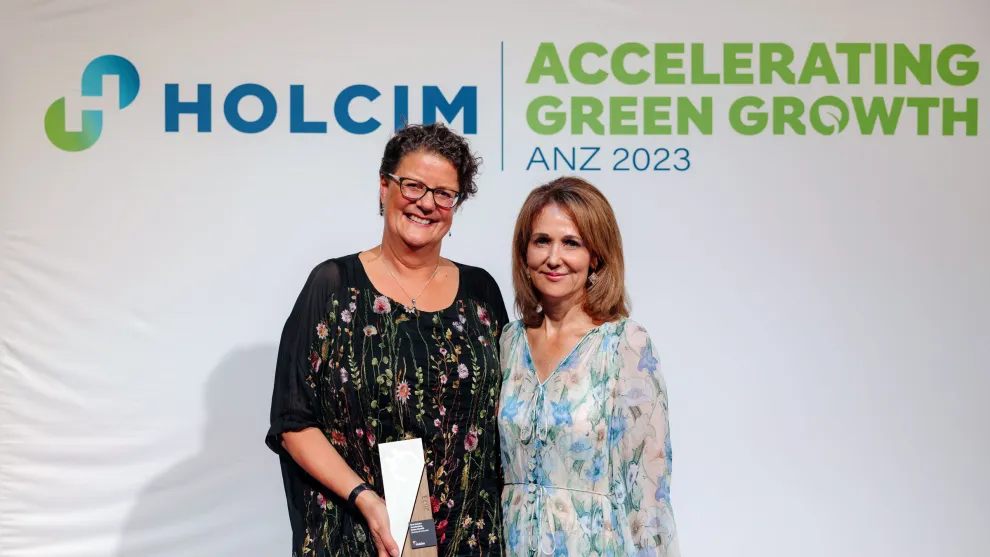 Jen McSweeney (left), Winner of the 2023 Holcim Award for Diversity & Inclusion with Helen Jones EGM People, Culture and Communications. 