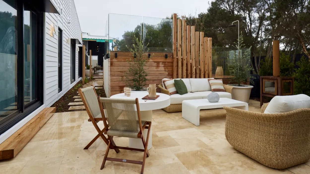 We believe the Architectural Grey Polished/Honed (VIC) was perfectly paired with their beautiful backyard, firepit and landscaping. 