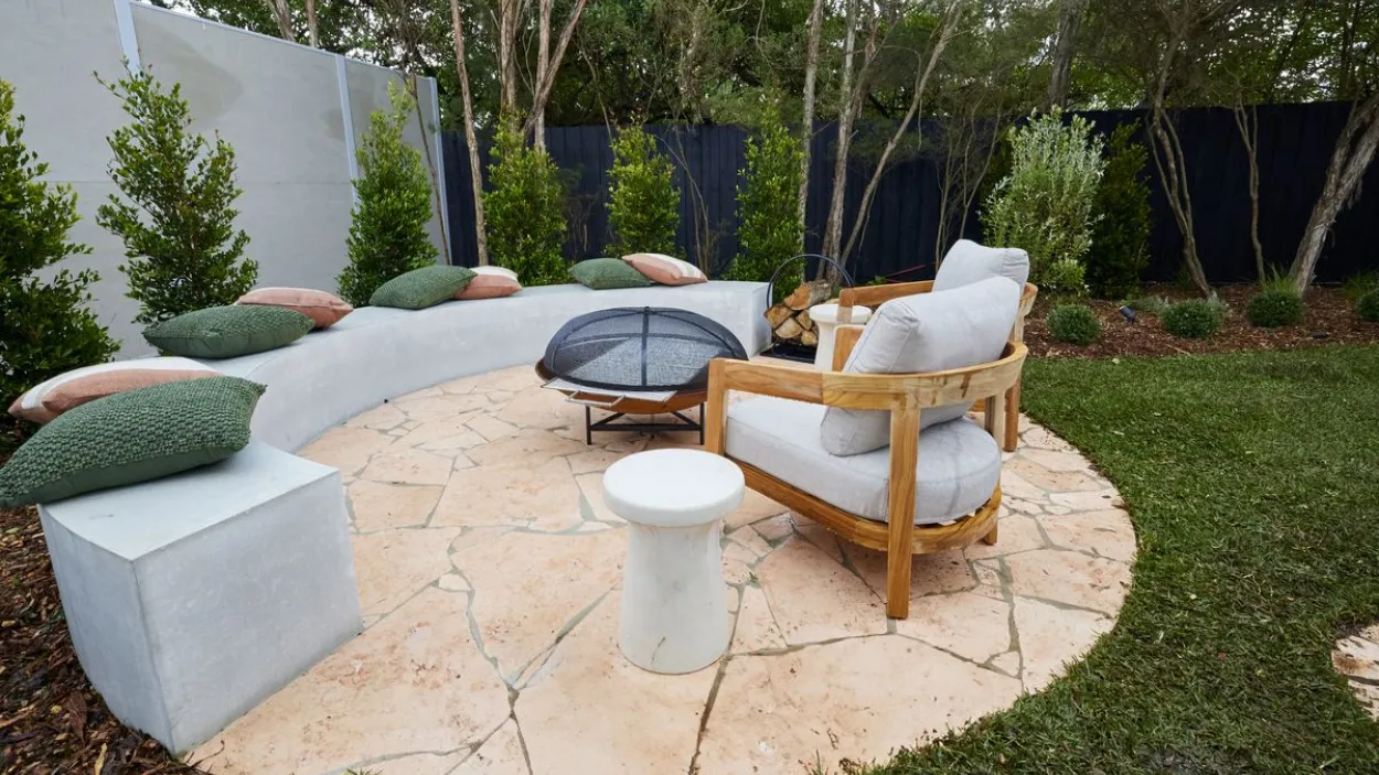 “The curved seating and the paving around the firepit has been executed perfectly, and the colour of it is divine” – Scotty Cam.
