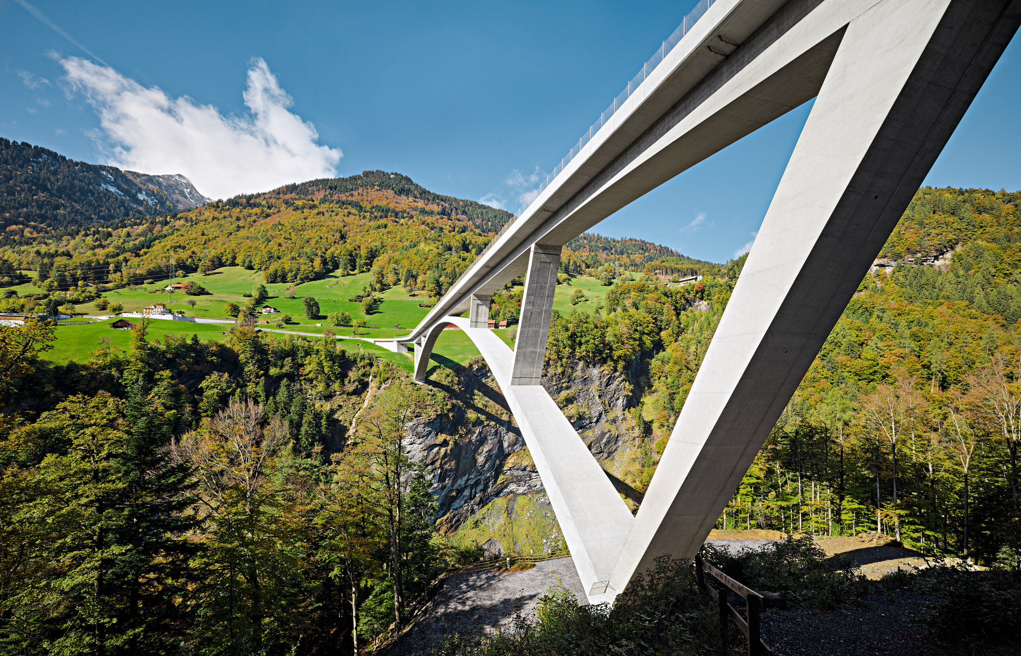 auabttaminabridgeswitzerland1.jpg auabttaminabridgeswitzerland1.jpg